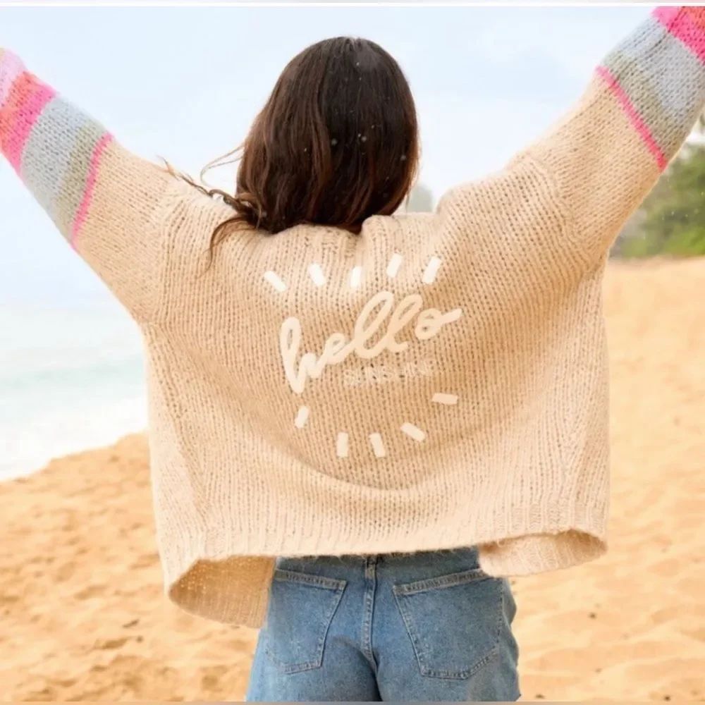 NWT *HELLO SUNSHINE* SZ XL Chunky-Knit Beige Sweater with Colorful Sleeves